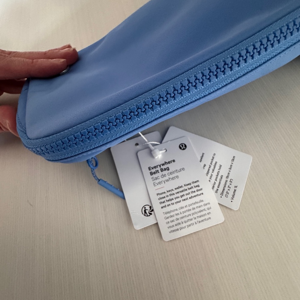 NWT Lululemon 1 Liter Belt Bag Blue - Picture 5 of 6